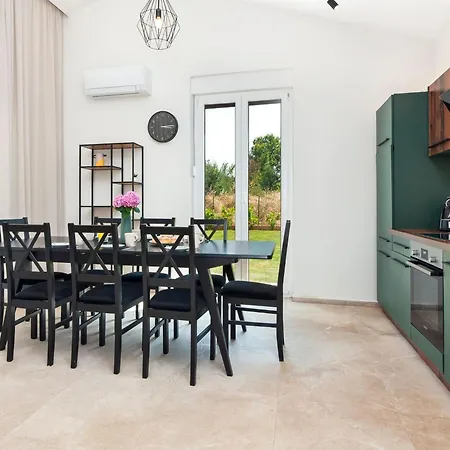Echo Villa- Istra- Pool Jacuzzi- Bbq- Haustierfreundlich By Interhome