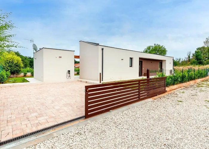 Echo Villa- Istra- Pool Jacuzzi- Bbq- Haustierfreundlich By Interhome