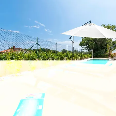 Echo Villa- Istra- Pool Jacuzzi- Bbq- Haustierfreundlich By Interhome