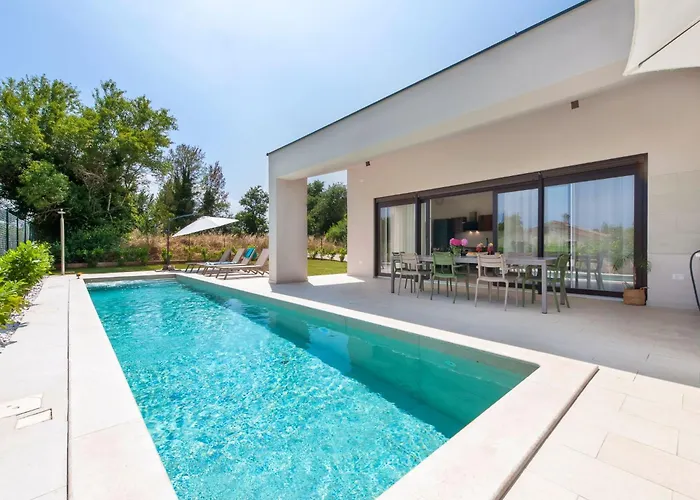 Echo Villa- Istra- Pool Jacuzzi- Bbq- Haustierfreundlich By Interhome * Segotici