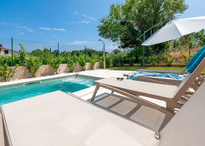 Echo Villa- Istra- Pool Jacuzzi- Bbq- Haustierfreundlich By Interhome *