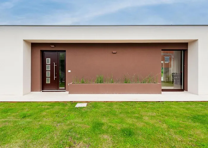 Holiday home Echo Villa- Istra- Pool Jacuzzi- Bbq- Haustierfreundlich By Interhome Segotici